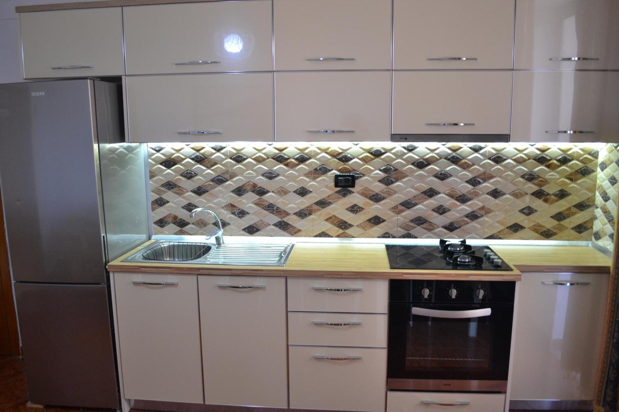 5 Bedrooms In Apartament