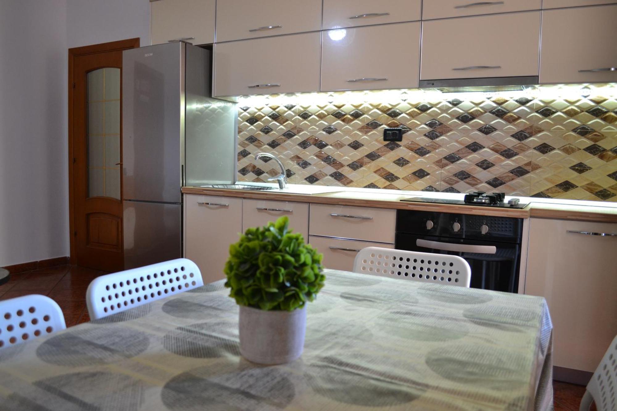 5 Bedrooms In Apartament Wlora
