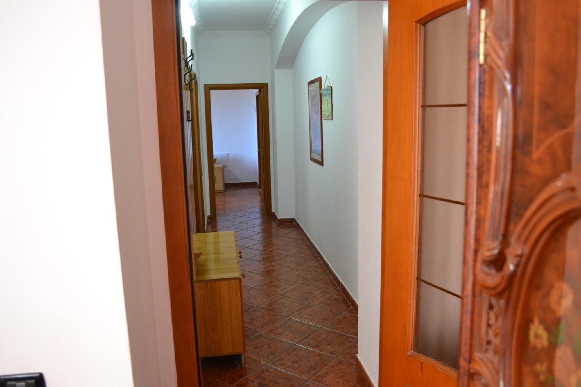 5 Bedrooms In * Wlora