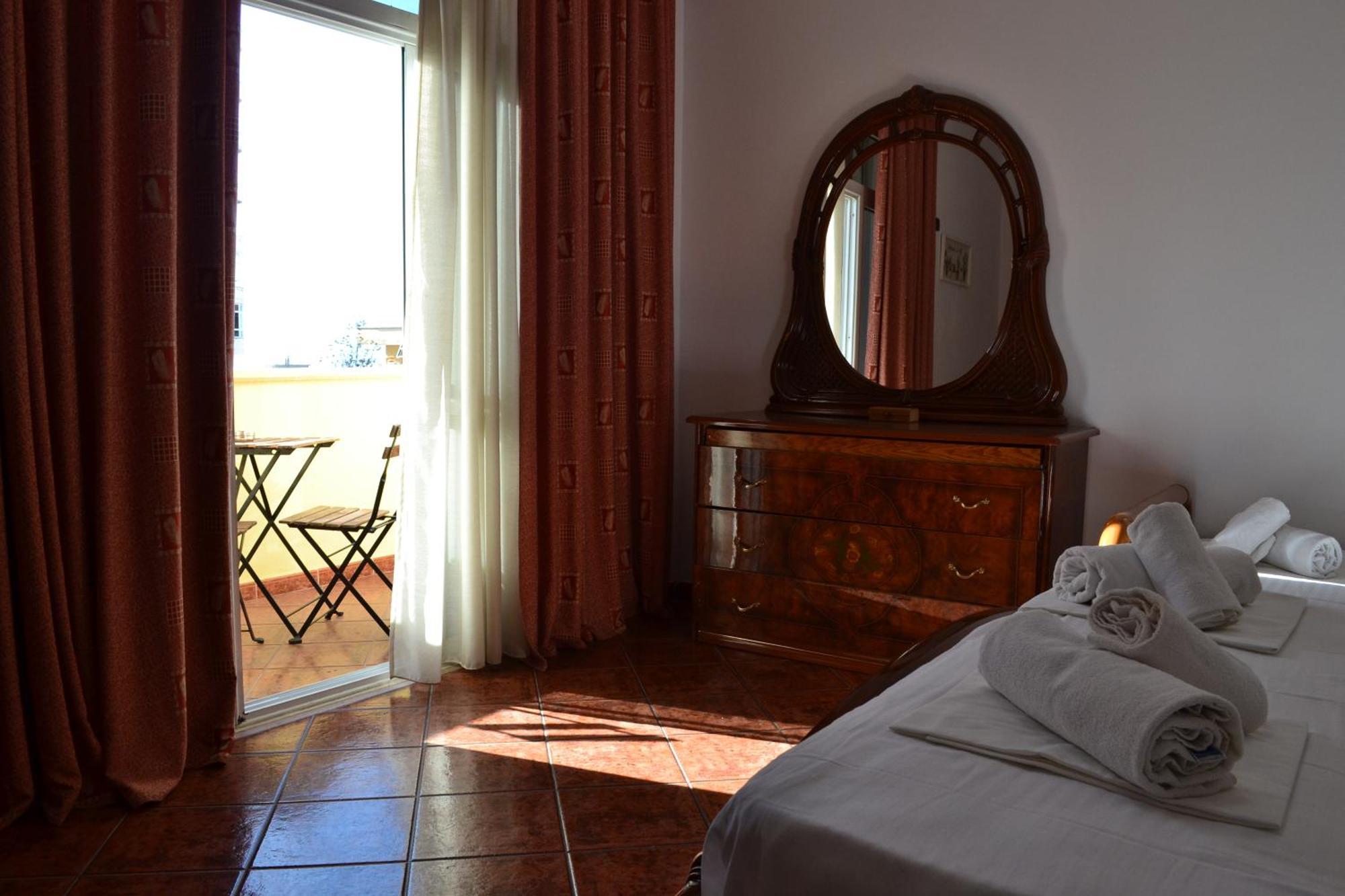 5 Bedrooms In Wlora