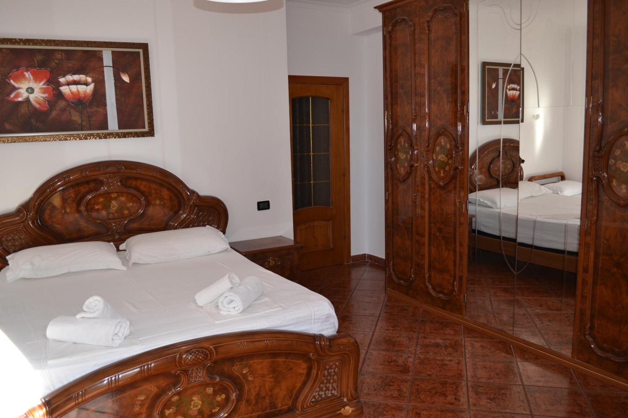 5 Bedrooms In