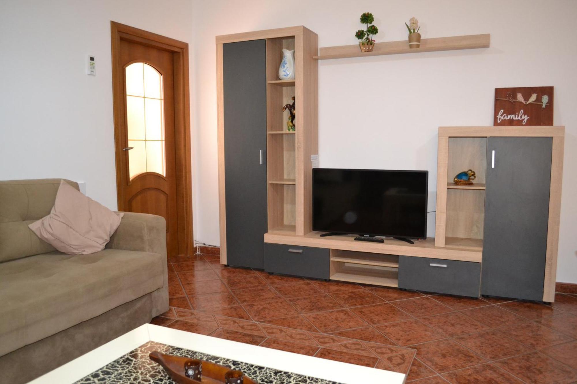 5 Bedrooms In Apartament