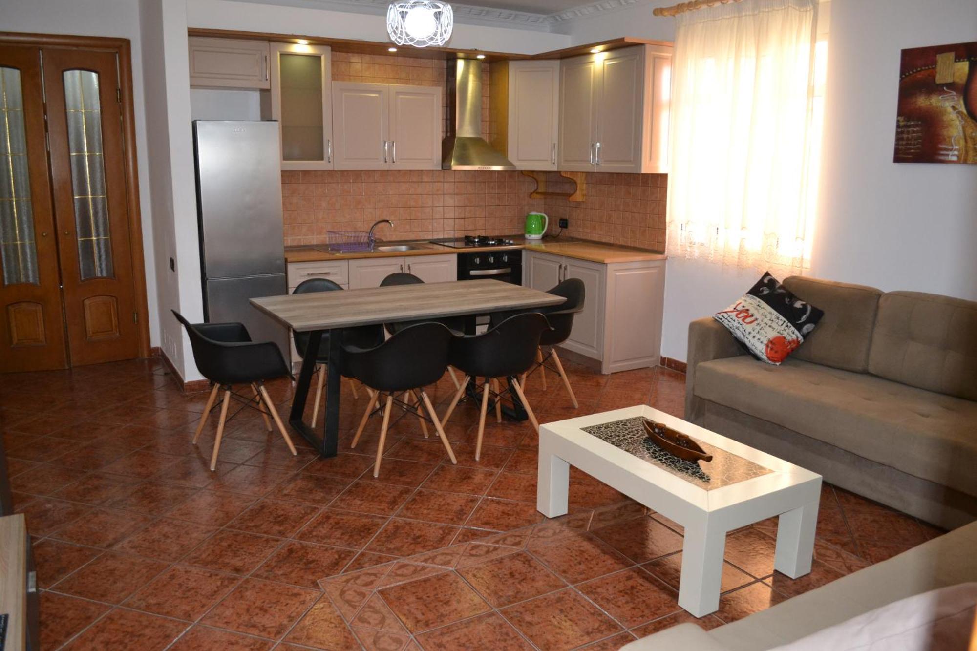 5 Bedrooms In Apartament Wlora