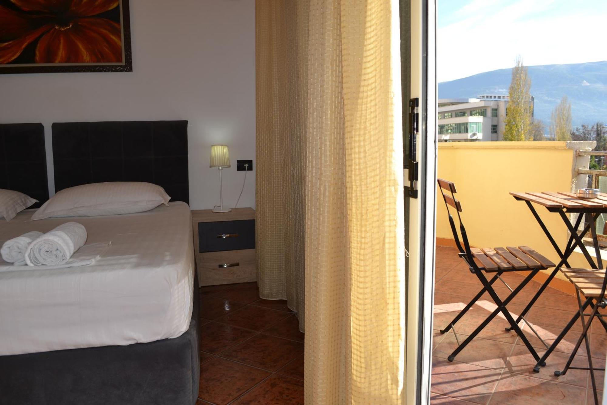 Apartament 5 Bedrooms In Wlora